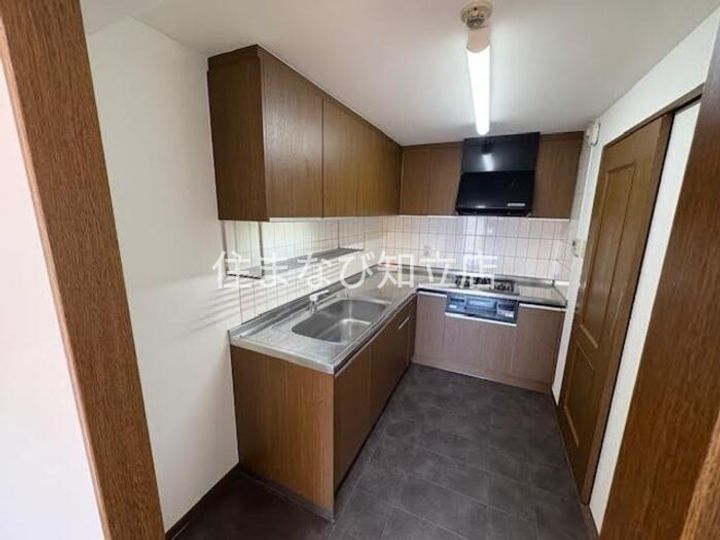 ジャルダン桜町603のキッチン