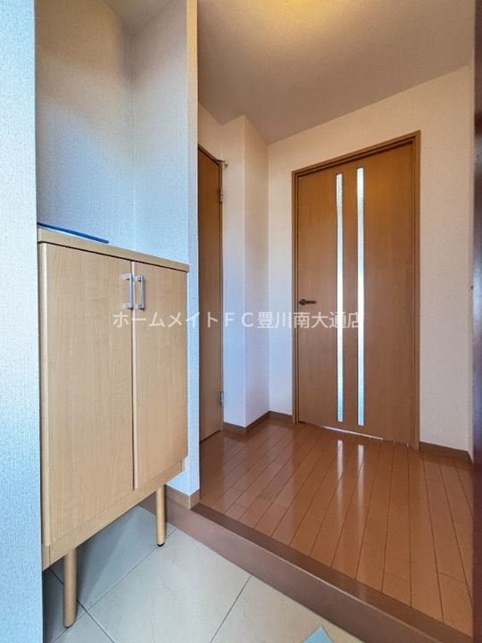 愛知県豊川市美和通2丁目(マンション)の賃貸物件101の玄関