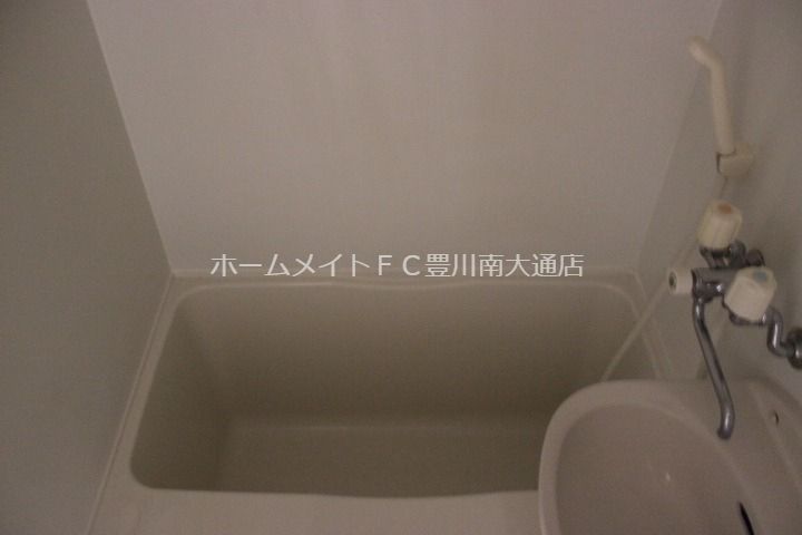 レオパレスディアコートA102の風呂