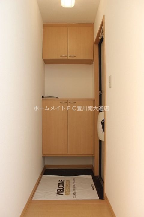 ウィルモア四ツ谷 C棟102の玄関