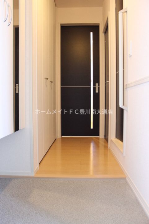 愛知県豊川市小桜町(アパート)の賃貸物件303の玄関