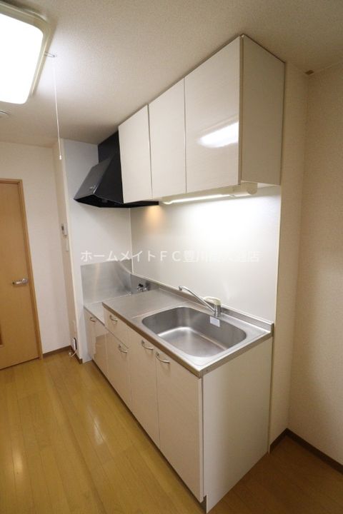 愛知県豊川市美和通2丁目(マンション)の賃貸物件302のキッチン