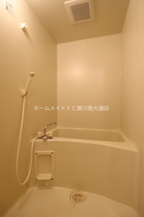 愛知県豊川市美和通2丁目(マンション)の賃貸物件302の風呂