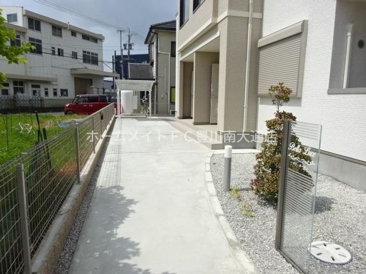 愛知県豊川市白雲町3丁目(アパート)の賃貸物件201の玄関