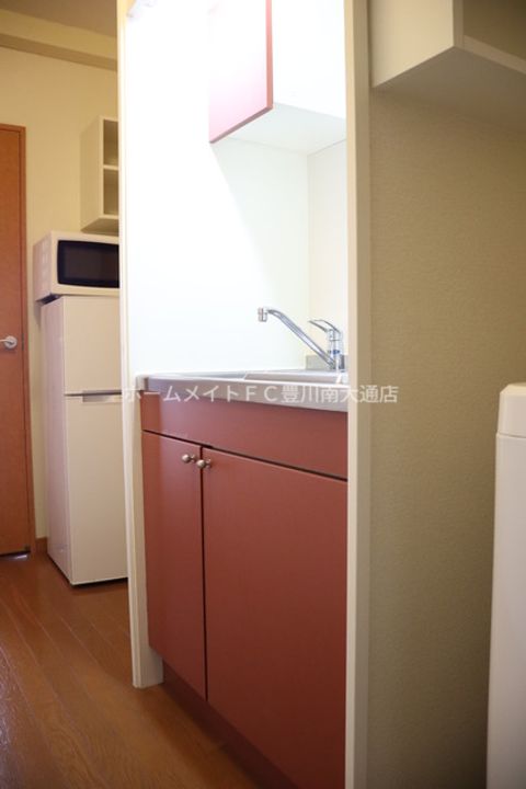 レオパレス国府102のキッチン