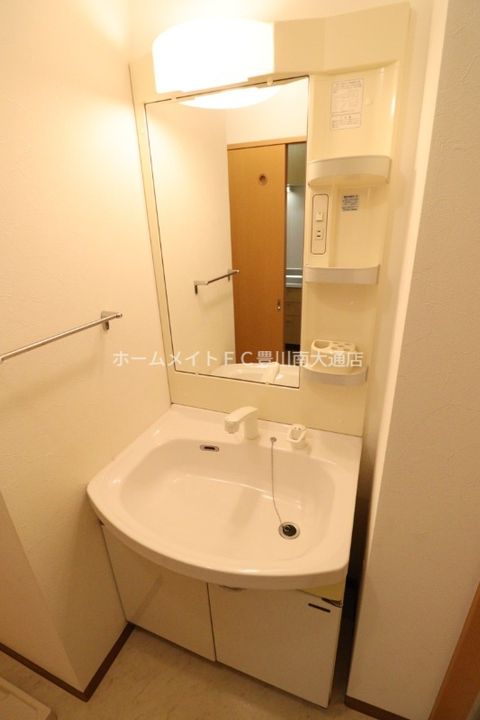 アインシュロスのその他画像