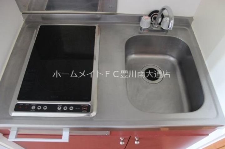 レオパレスR203のキッチン