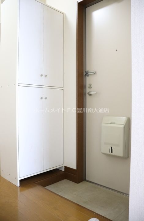 ミューズイン本野ケ原202の玄関