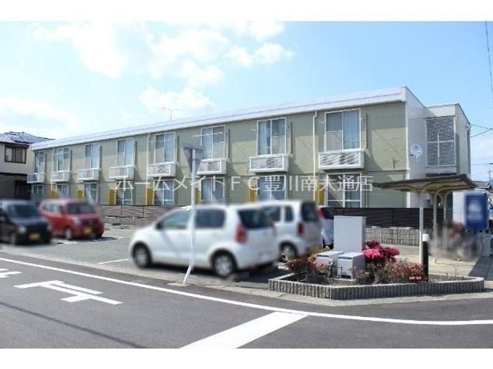 レオパレス八幡201の外観