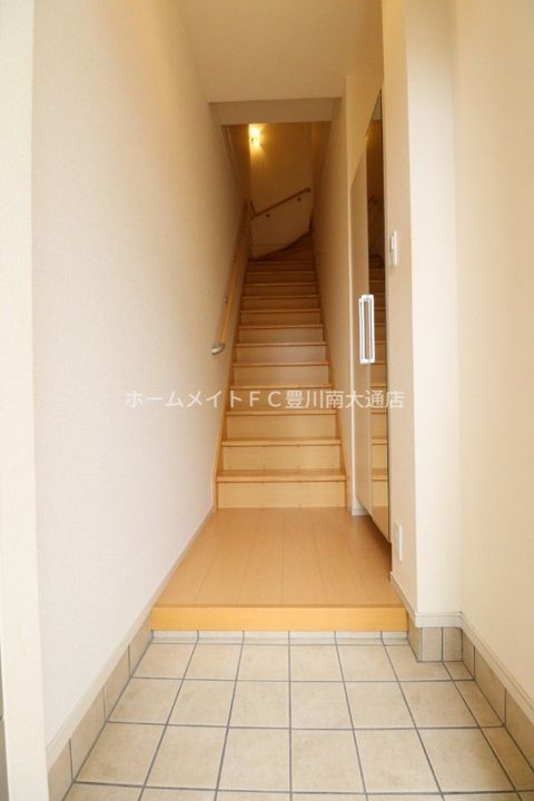 愛知県豊川市御油町一重薮(アパート)の賃貸物件の玄関