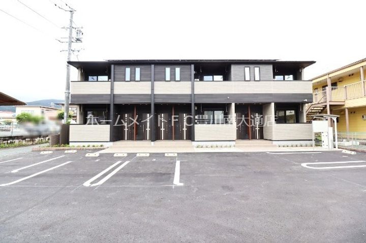 クレストール新城Dの外観