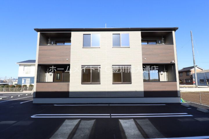 愛知県豊川市平井町東野地(アパート)の賃貸物件の外観