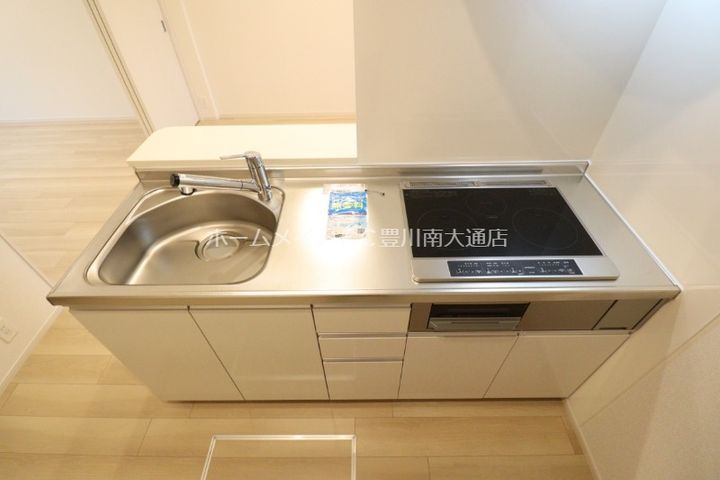 愛知県豊川市伊奈町出口(アパート)の賃貸物件105のキッチン