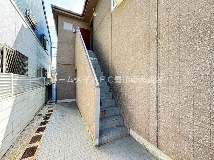 ユトリロ末広通203の玄関