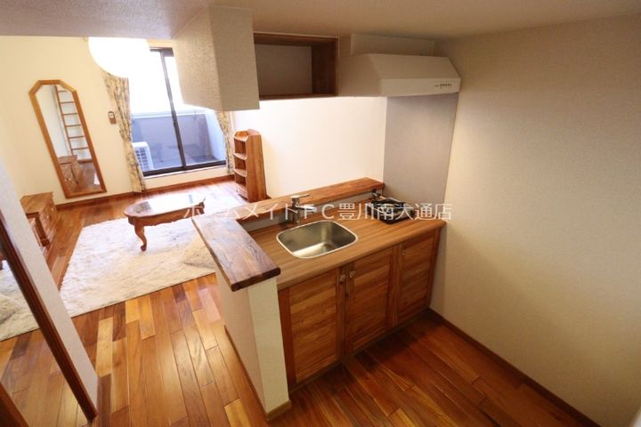 セザンヌ町並のキッチン