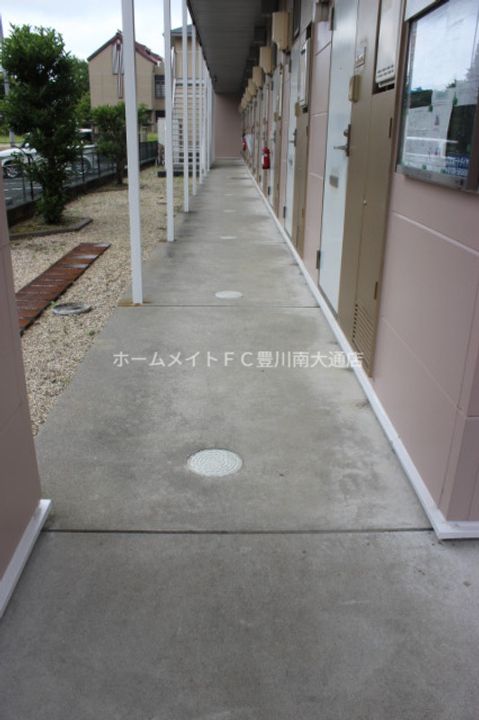 レオパレス中野川109の玄関