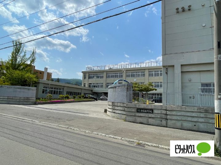 北海道札幌市西区山の手七条7丁目の賃貸マンションの周辺