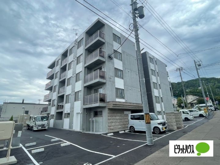 北海道札幌市西区山の手七条7丁目の賃貸マンションの外観