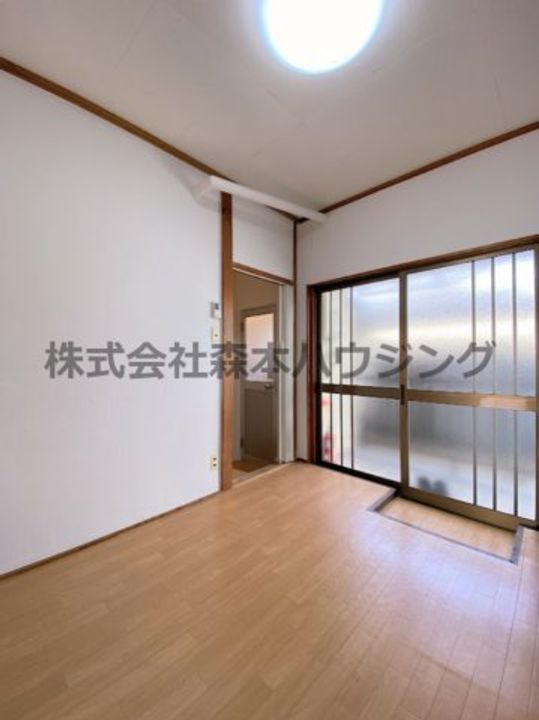 緑町マンション 3Aの居間