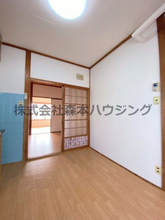 緑町マンション 3Aの居間