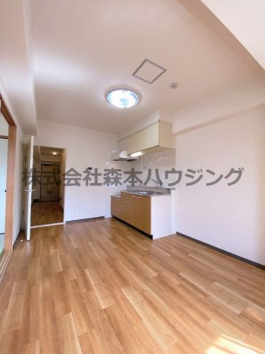 翔開マンションⅠ 101の居間