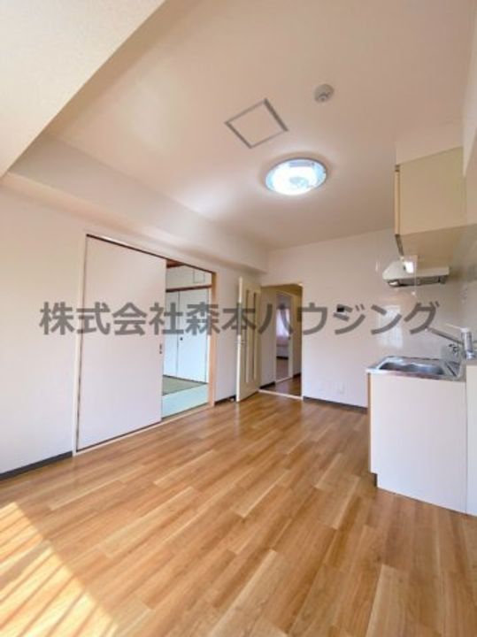 翔開マンションⅠ 101の居間