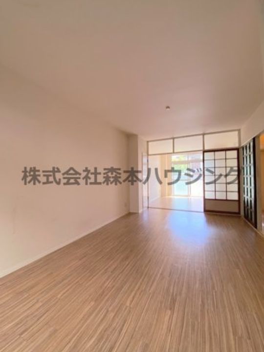 シャーンティⅡ 101の居間