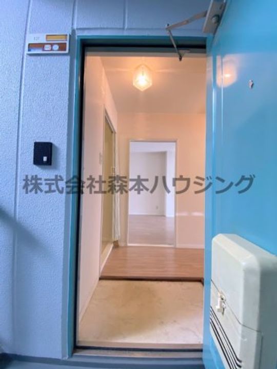 シャーンティⅡ 101の玄関