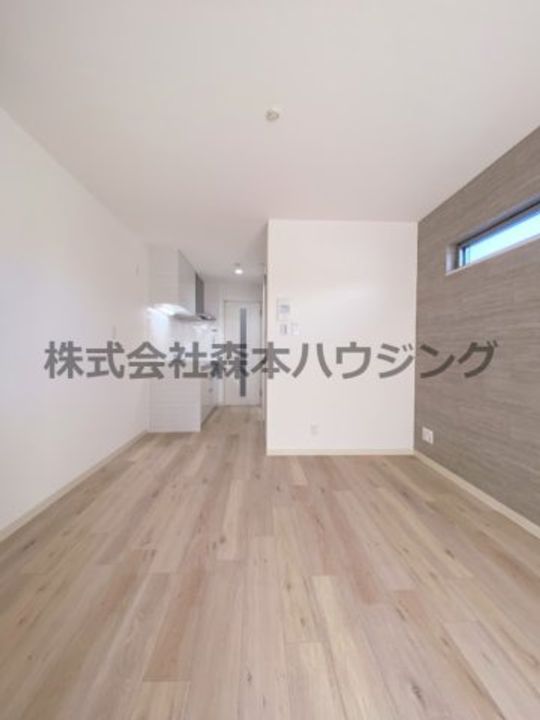 クリエオーレ郡津Ⅱ 101の居間