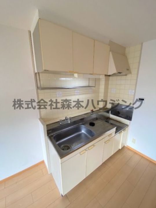ビューテラス畷B棟 103のキッチン