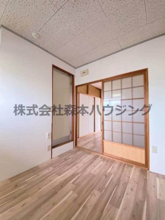 ブルースカイハイツ新森 403の居間
