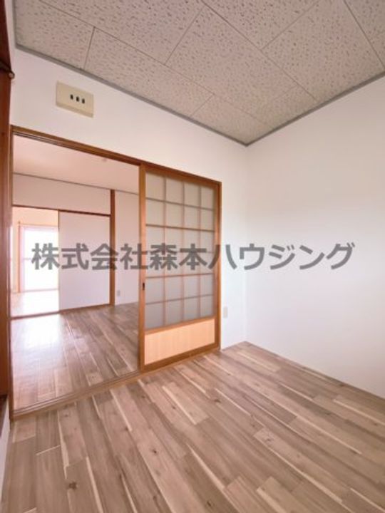 ブルースカイハイツ新森 403の居間