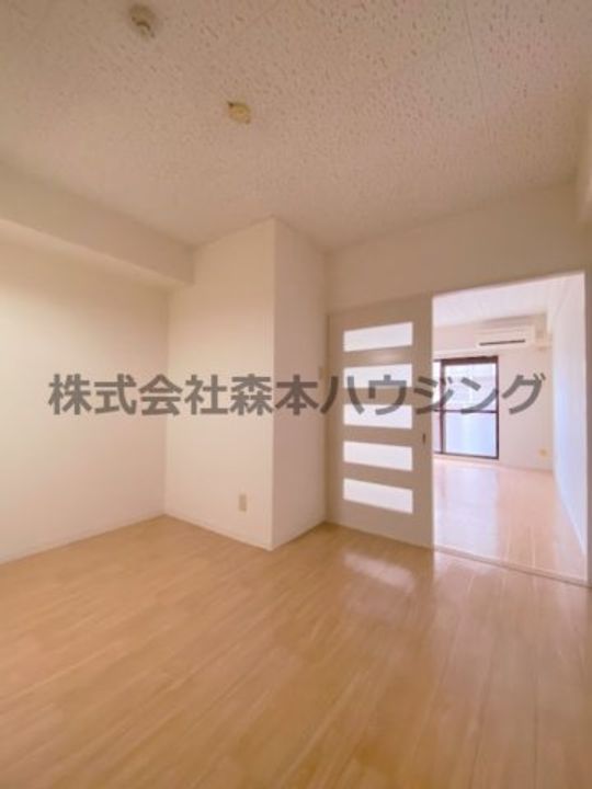 プルミエール大西 218の居間