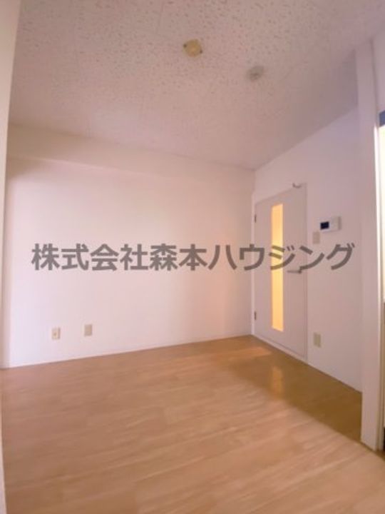 プルミエール大西 218の居間