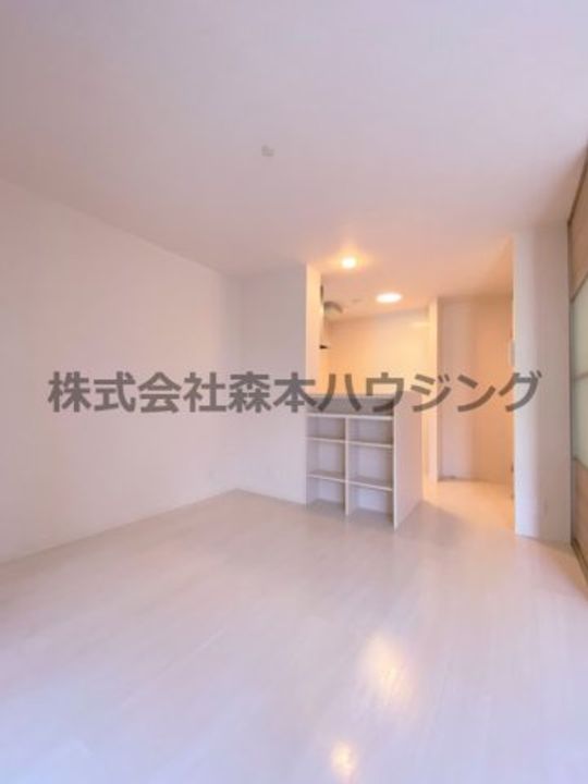 Seon 102の居間