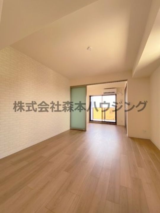 サンフレンドコア 401の居間