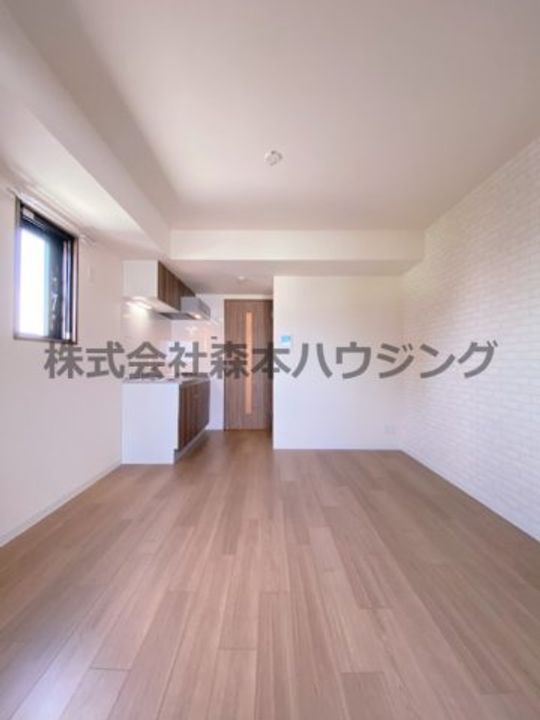サンフレンドコア 401の居間