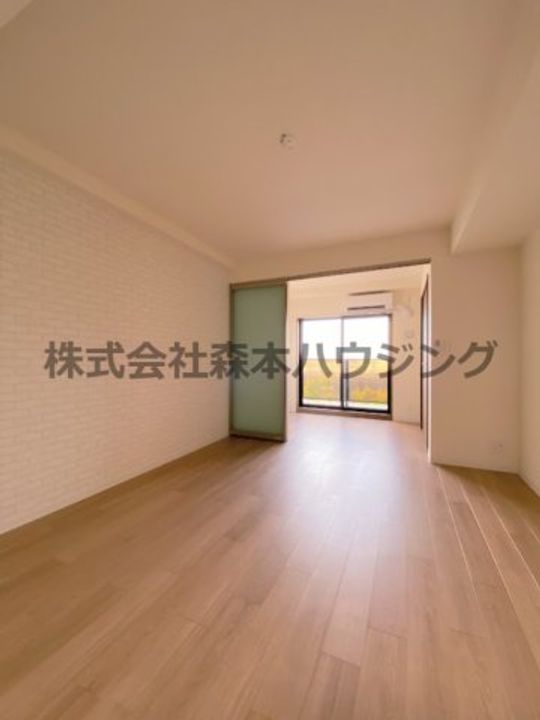 サンフレンドコア 404の居間