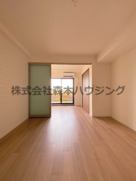 サンフレンドコア 404の居間