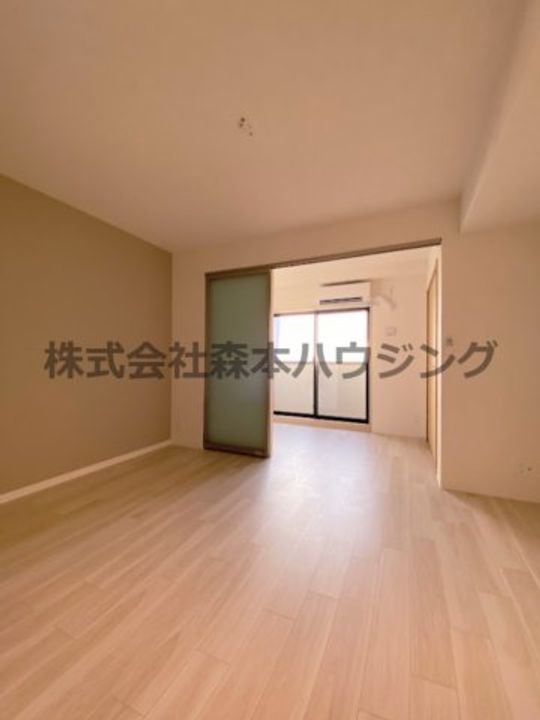 サンフレンドコア 302の居間