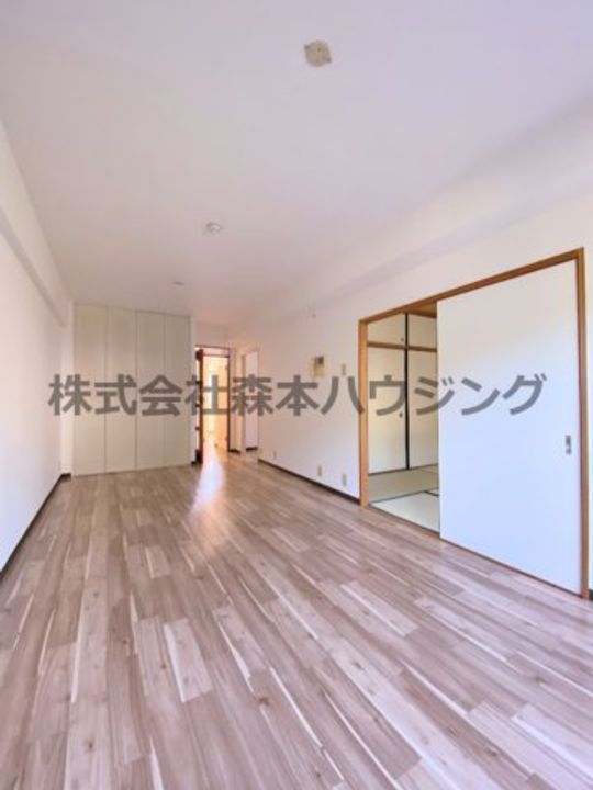 サンマンション南野 201の居間