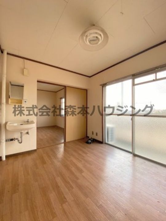 第一山本ハイツ 406の居間