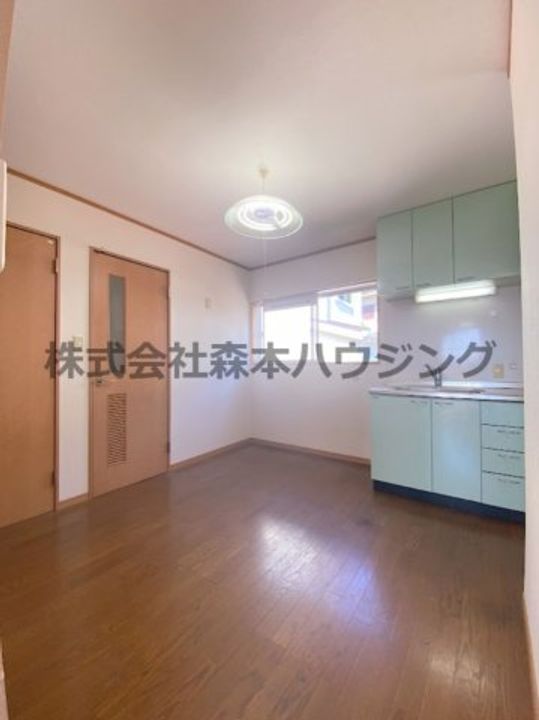 ザハウスオブマダムジュエルC2棟 2Fの居間