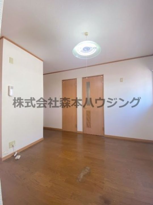 ザハウスオブマダムジュエルC2棟 2Fの居間