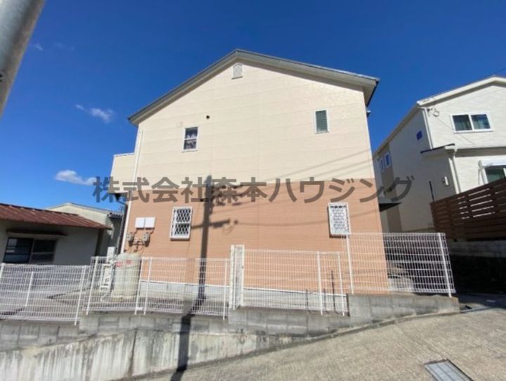 ザハウスオブマダムジュエルC2棟 2Fの外観