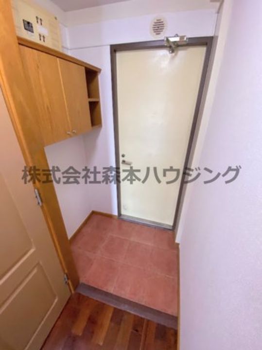 グレイス門真南 303の玄関