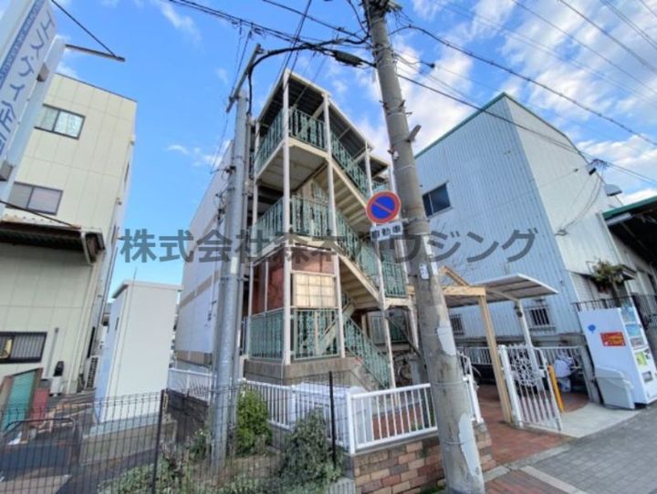 グレイス門真南 303の外観