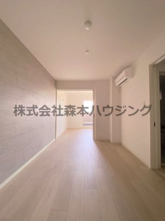 クリエオーレ明和 105の居間