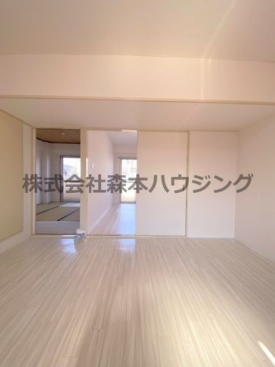 GM藤田町EAST 403の居間