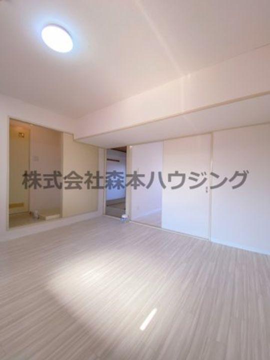 GM藤田町EAST 403の居間